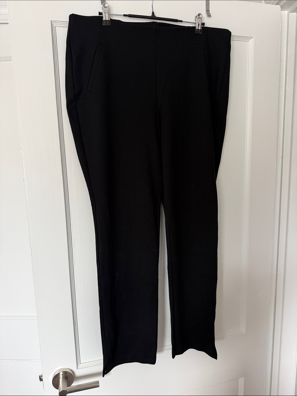 Chico's Black Pull-On Ponte Trousers